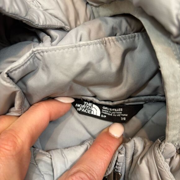 The North Face Girls Thermoball Eco Hoodie Jacket Grey Size Small 7/8 - Picture 8 of 10